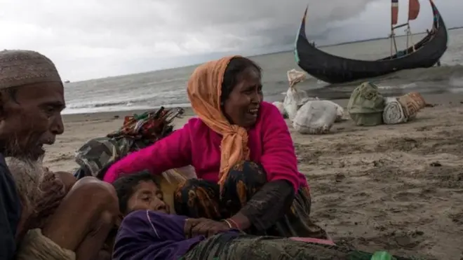 दशौं हजार रोहिंज्याहरु हालै म्यानमारबाट भागेर बांग्लादेशमा शरण लिन पुगेका छन्