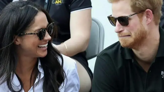 إنه ليس حفل زفاف ملكي عادي فالعضوة الجديدة في الأسرة الملكية هي ممثلة أمريكية سابقة من أصول إفريقية ومطلقة وتكبر الأمير بثلاث سنوات.