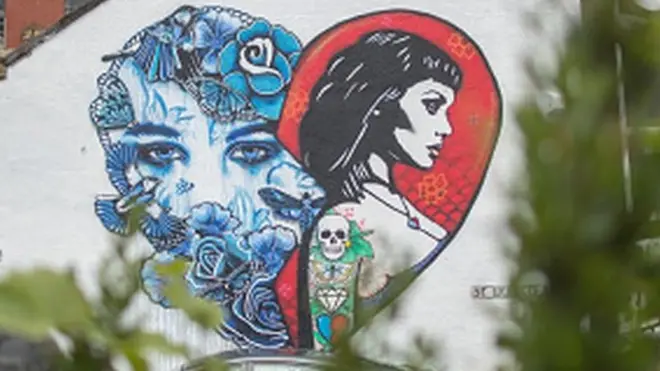 మహిళల పెయింటింగ్