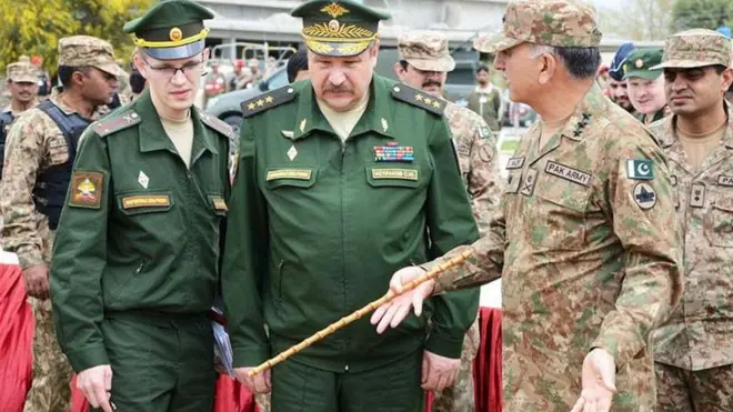 ورځپاڼې د پاکستاني پوځ د خبرپاڼې په حواله رپوټ ویلي چې له افغانستان سره پر ګډه پوله د تازه اقداماتو په اړه روسي پلاوي ته معلومات ورکړل شول.