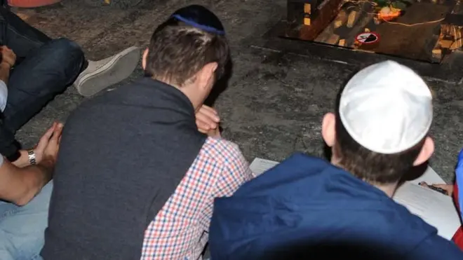 Para orang tua di Umea tak lagi ingin mengirim anak-anak mereka ke pusat komunitas Yahudi.