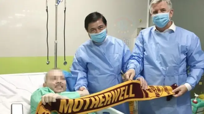 برطانیہ کے قونصل جنرل بھی سٹیفن کیمرون سے ملنے ہسپتال آئے تھے، شہر کے میئر بھی آئے اور انھوں نے کیمرون کو تسلی دی کہ انھیں جلد انگلینڈ روانہ کر دیا جائے گا