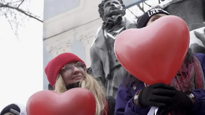 "Объединение с Юлией Навальной". Феминистские акции в Москве и Петербурге