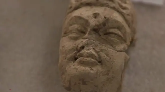 تمثال بوذا محطم