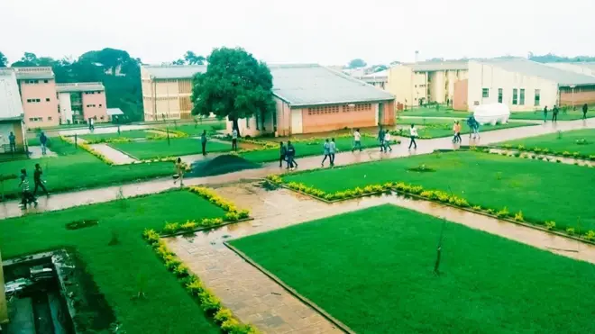 Mooraa Yuniivarsiitii Mattuu