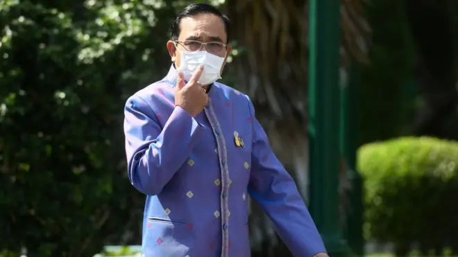 "บิดเบือน" นายกฯ กล่าวถึงข้อวิจารณ์เรื่องวัคซีนโควิด-19 ของนายธนาธร