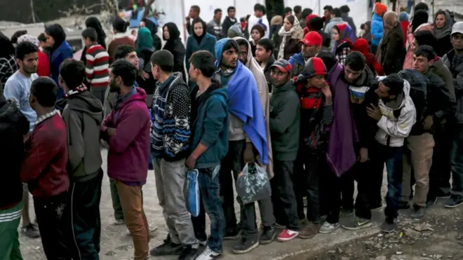 ظروف قاسية في مراكز اللاجئين باليونان