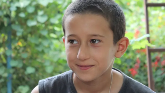 "Bombanın səsi çox vahiməliydi. Bacımın qorxudan ayaqları tutulmuşdu, mən isə ağlayırdım. İndi də atsalar çox qorxaram" - 14 yaşlı Müşfiq