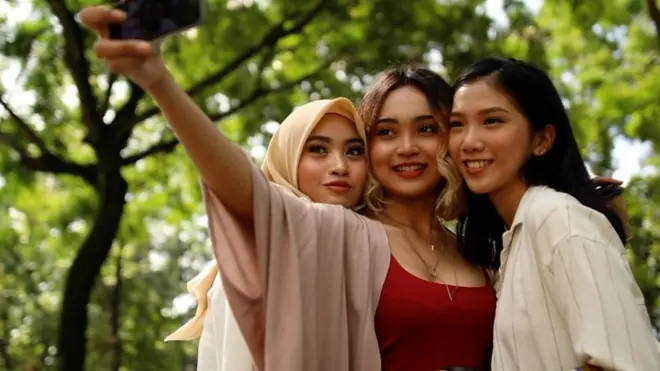 ما هي الفوائد العملية وراء وجود أصدقاء؟