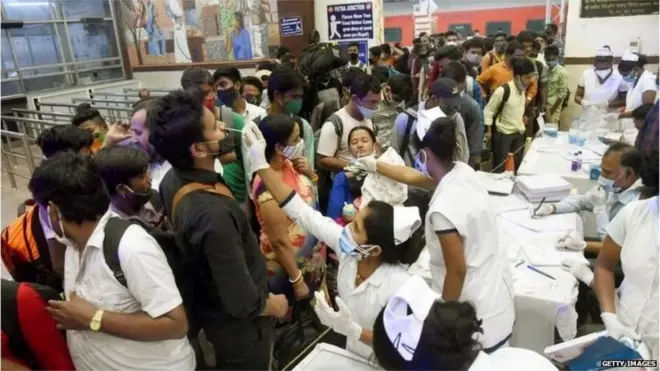 صحت کے مراکز پر بنیادی سہولیات کی کمی دیکھی جا رہی ہے (فائل فوٹو)