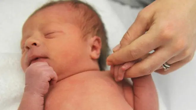 2018년 프랑스에서 의학적 조력 임신(MAP)으로 출생한 아기는 그해 출생아의 3.3%를 기록했다