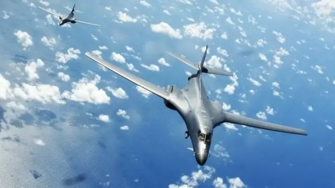 เครื่องบินทิ้งระเบิด บี-วันบี แลนเซอร์ ของกองทัพสหรัฐฯ เข้าร่วมการซ้อมรบกับกองกำลังป้องกันตนเองของญี่ปุ่น