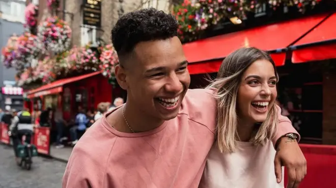 ثبت أن الروابط العاطفية في الحياة ترفع مستوى السعادة، لكنها أيضا قد تسبب لنا ألما مبرحا