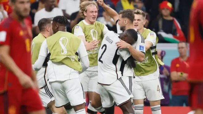 Niclas Fullkrug menjaga harapan Jerman untuk bertahan di Piala Dunia.