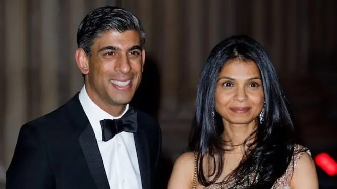 ما مدى ثراء رئيس وزراء المملكة المتحدة؟