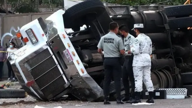 Testigos dijeron que el camión circulaba a gran velocidad.