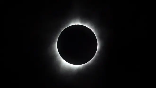 Nhật thực toàn phần tại một công viên ở Hiawatha, Kansas.