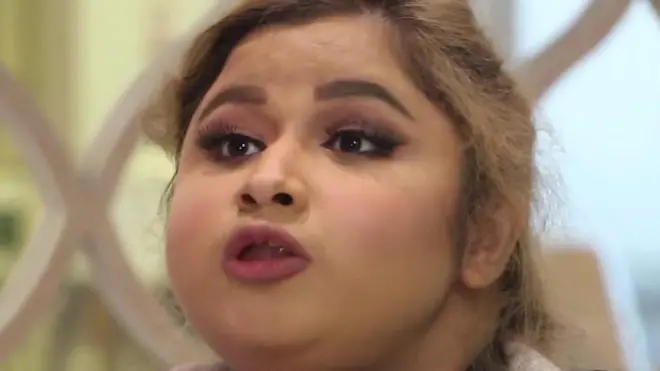 19 سالہ نوال اکرم ایک سٹینڈ اپ کامیڈین اور پیرا گلائڈر ہیں جنھیں عضلات کے کمزور پڑ جانے کی بیماری لاحق ہے۔ وہ لوگوں کو بتانا چاہتی ہیں کہ معذوری کسی کام کی راہ میں رکاوٹ نہیں۔