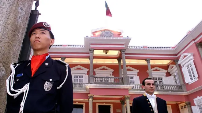 澳门主权移交前夕的澳门总督府（现为中华人民共和国澳门特别行政区政府总部）。