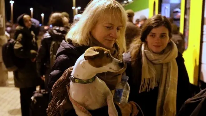 Украинские беженцы в польском городе Хелм, откуда они направляются в Варшаву