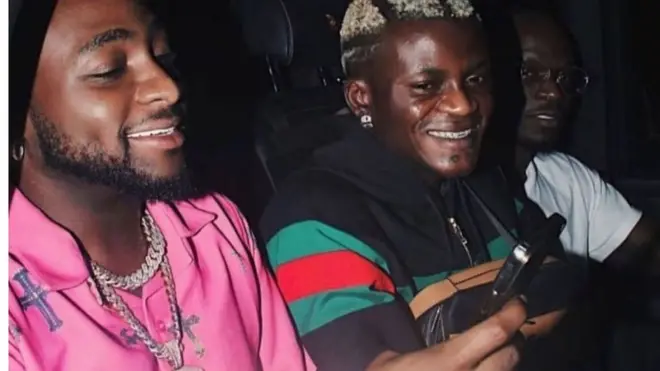 Davido pẹlu Portable ninu ọkọ ayọkẹlẹ kan