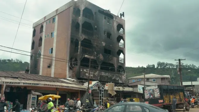 Na for June 2017 na im protesters destroy dis hotel for Bamenda, Cameroon during 'I no go gree waka.'