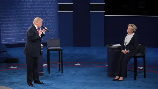 Кандидатам пришлось ответить на вопрос о том, что они уважают друг в друге