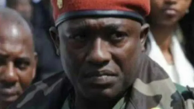 En fuite depuis 2009 après avoir tenté d'assassiner Moussa Dadis Camara, Toumba Diakité est aussi l'un des principaux suspects présumé dans le massacre du 28 septembre 2009 dans un stade de Conakry.