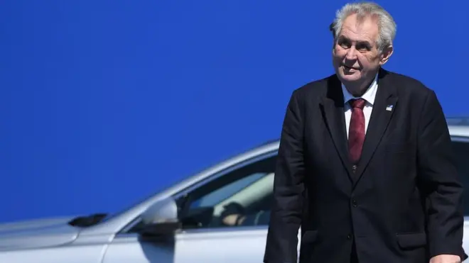 Некоторых избирателей беспокоит, кроме прочего, здоровье 73-летнего Милоша Земана