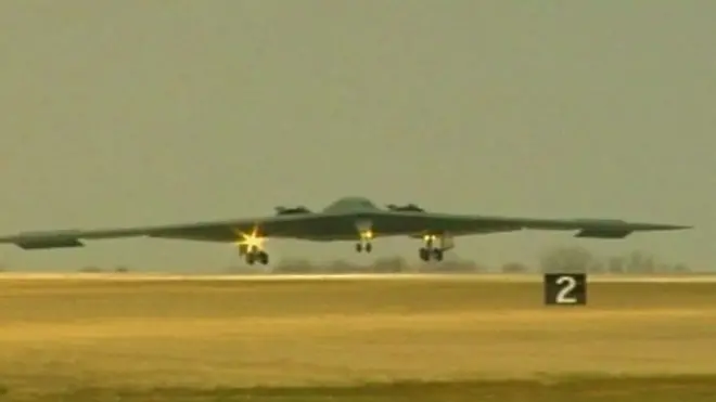 غارات جوية أمريكية جنوبي مدينة سرت الليبية تقتل 80 مسلحا من تنظيم ما يسمى بالدولة الإسلامية.