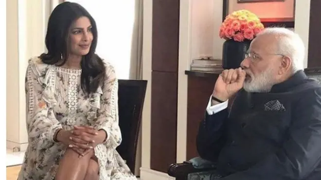 乔普拉把这张照片放到脸书上