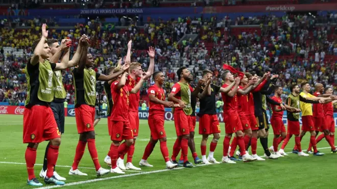 الفريق البلجيكي يحتفل بالفوز