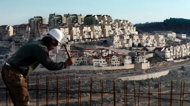 Construction worker at Israeli settlement of Efrat (Feb 2016)