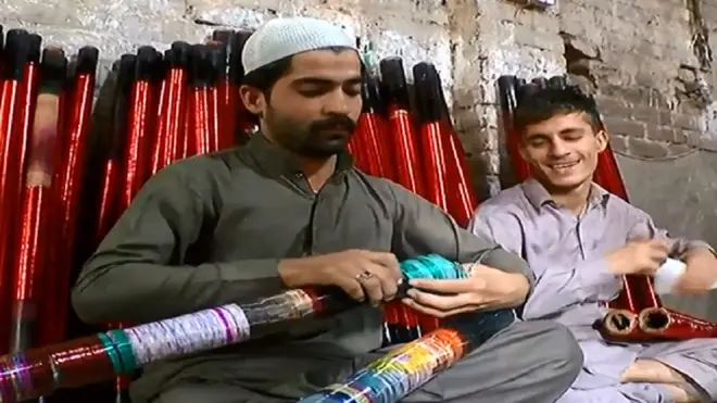 چوڑی گھر نامی کارخانہ خاص قسم کی دھاتی چوڑی بنانے کے لیے مقبول ہے