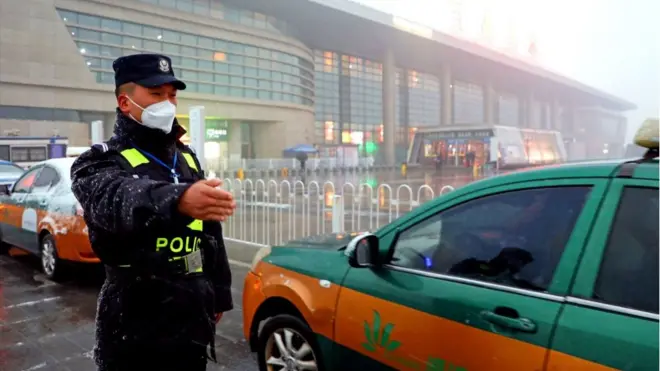 4 Jan,taxi and police at East Xuchang station