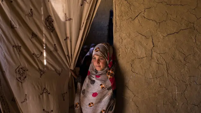 بې کوره افغانان