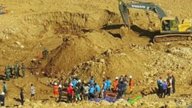 අක්‍රමවත් කැනීම් හේතුවෙන් නාය යාම් බහුලව සිදුවීමට හේතුවක් වී තිබේ.