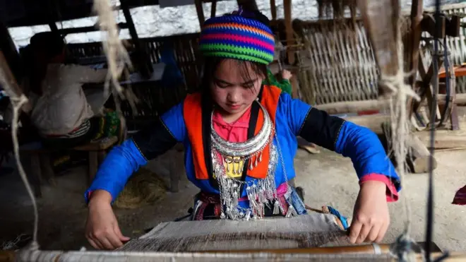Một số khác hỏi về tình trạng quyền lợi của người dân tộc thiểu số ở Việt Nam