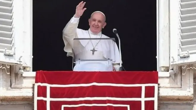 پوپ فرانسس نے لفٹ میں پھنس جانے کی وجہ سے عبادت میں تاخیر سے آنے کے لیے معذرت کی