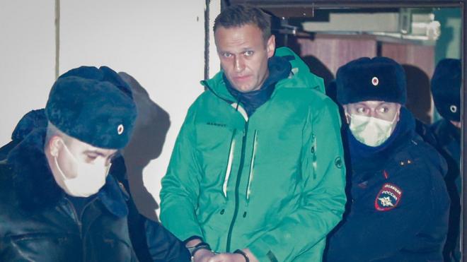 Навальный в полиции в подмосковных Химках после задержания