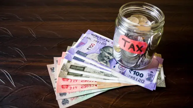 Income Tax: आयकर कमी होण्यासाठी काय कराल?