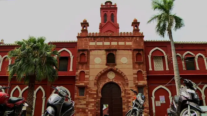 آزادی کے بعد مودی حکومت پہلی مرکزی حکومت ہے جس نے مسلم یونیورسٹی کو مسلمانوں کا اقلیتی ادارہ تسلیم کرنے سے انکار کر دیا ہے