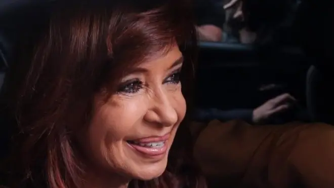 Cristina Fernández declaró por primera vez este lunes en la causa por irregularidades en la concesión de obra pública mientras era presidenta.