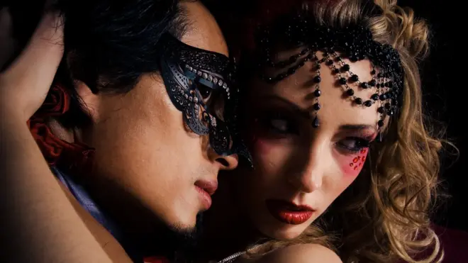 U poslednjih nekoliko meseci policija je sprovela najmanje šest racija tokom javnih i privatnih seks zabava