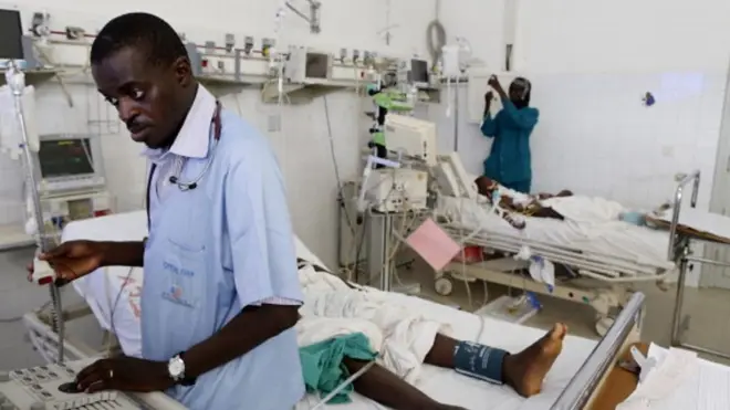 Docteur Marie Khemesse NGOM NDIAYE, Directeur Général de la Santé Publique, Présidente du Comité de Gestion des Epidémies, explique l'utilisation de la Chloroquine au Sénégal.