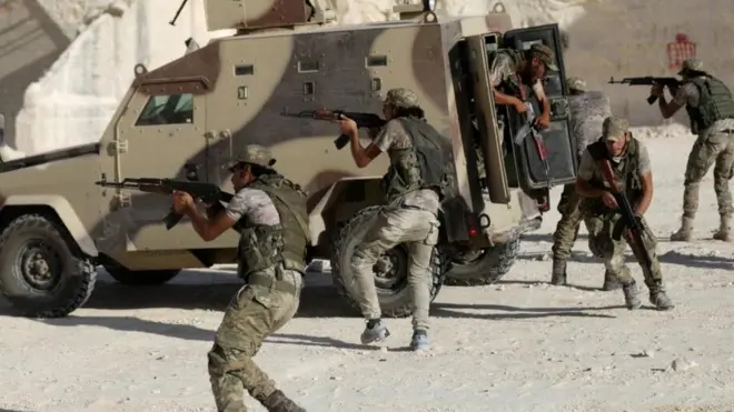 عناصر من القوات السورية