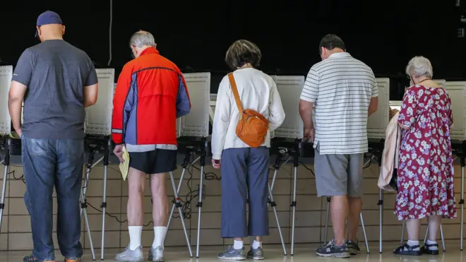 အိုဟိုင်းယိုးမှာ နိုင်ခဲ့တဲ့ သူဟာ သမ္မတဖြစ်လာတာ ၄၄ ကြိမ်ရှိခဲ့ပါတယ်။