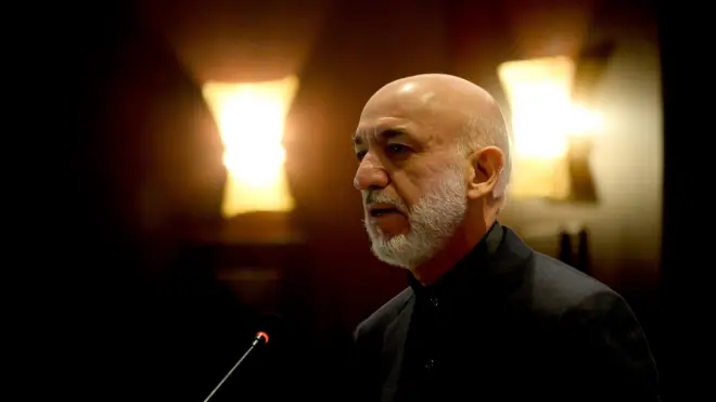 کرزی: د جګړې خصوصي کول به جګړه اوږده کړي