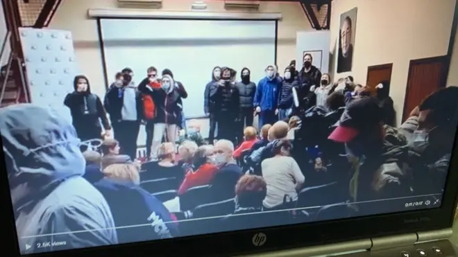 скриншот видеозаписи из кинозала "Мемориала"