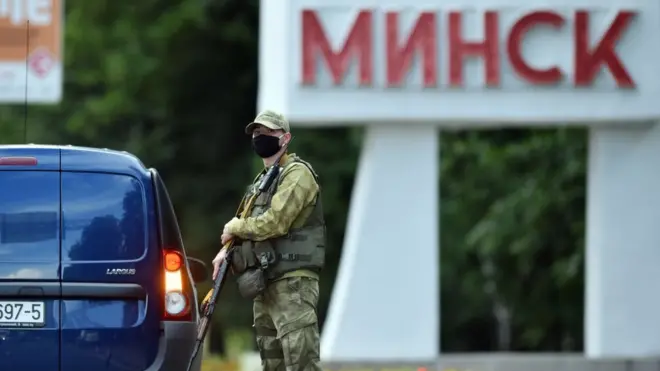 На в'їзді до Мінська стоять пости з озброєними солдатами внутрішніх військ, 9 серпня